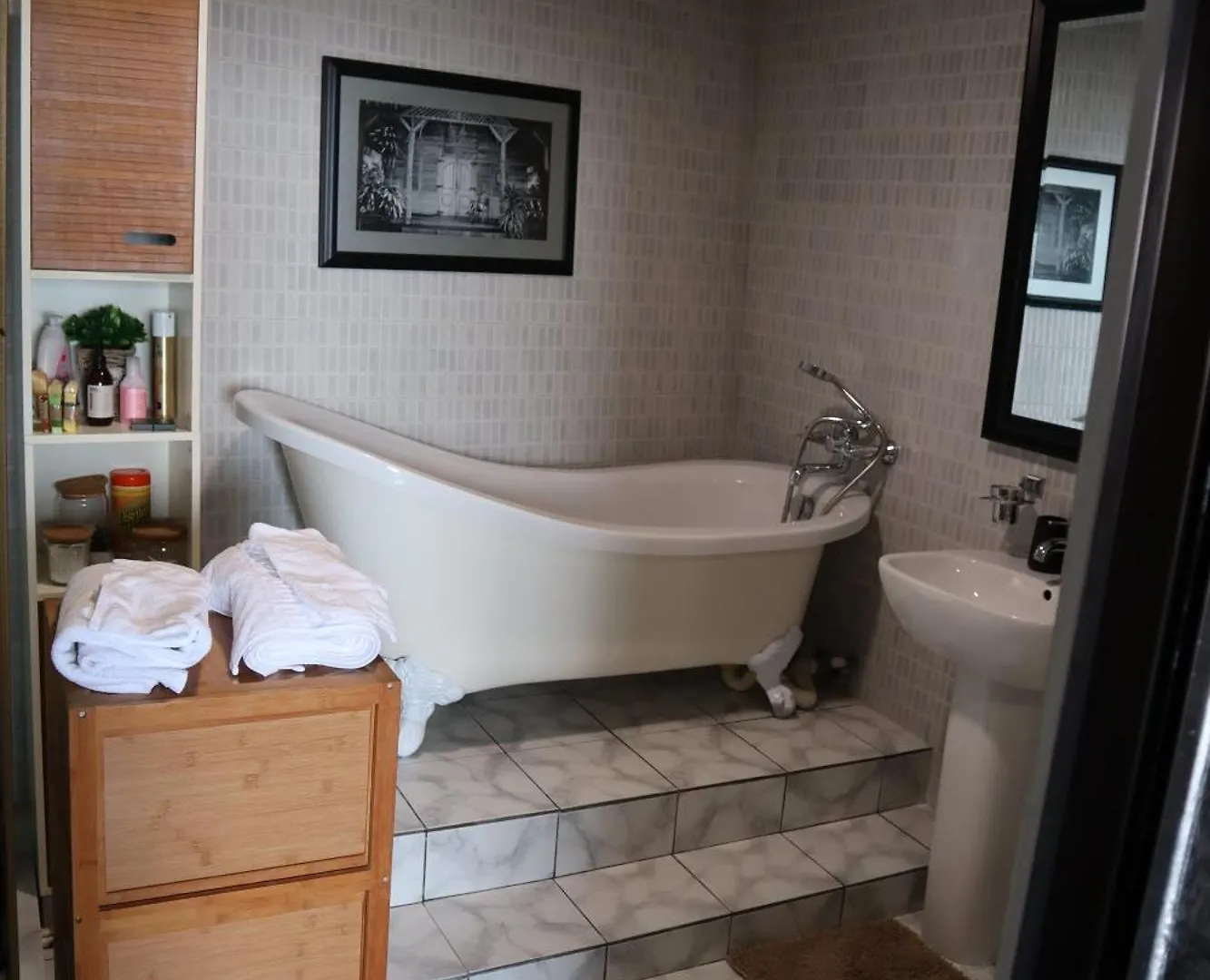 Отель 180 Degrees Self-Catering Виктория